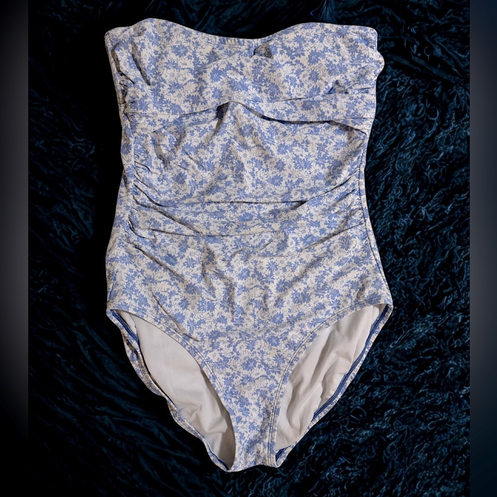 Women’s Kona Sol Floral Blue and White Strapless Full Coverage Swimsuit